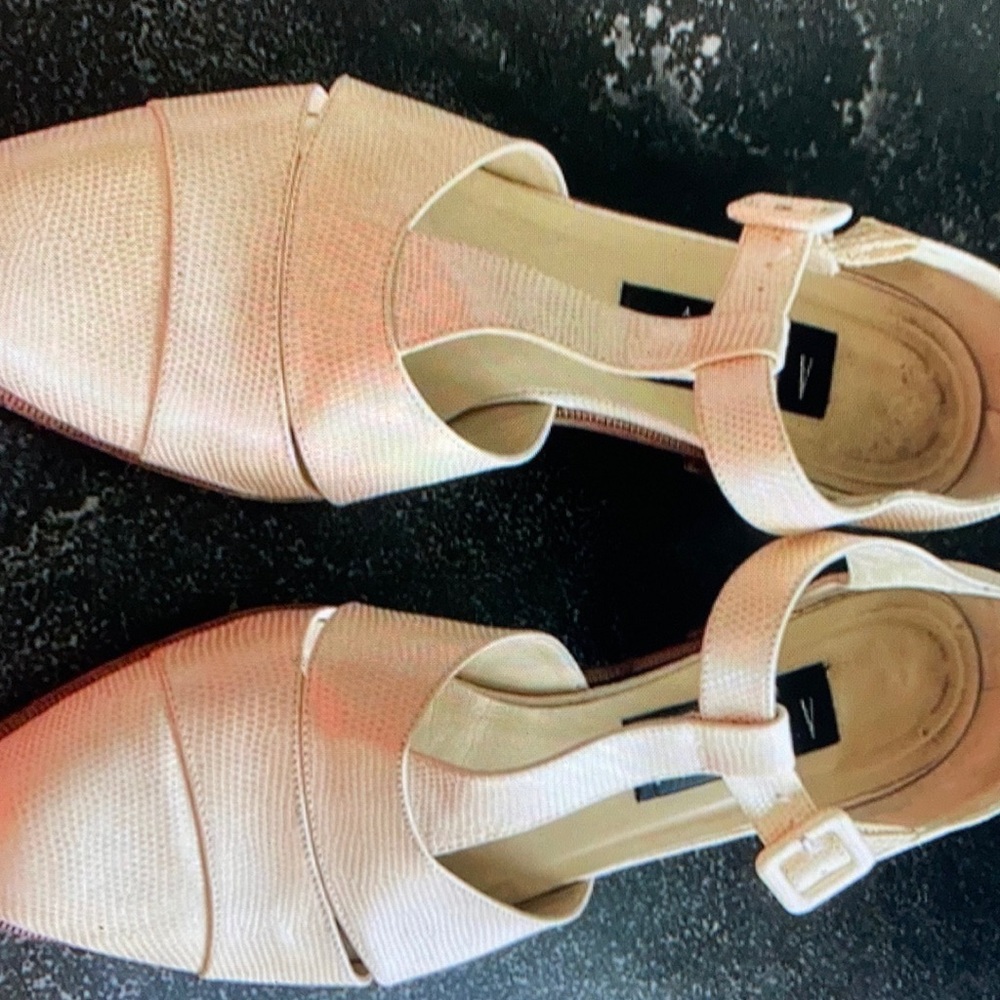 Beautiful almalfi beige genuine leather closed toe block heeled sandals